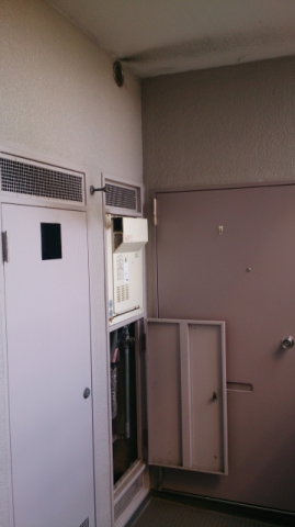 給湯器交換工事/PSアダプター取付工事/排気カバー交換/可とう管交換え共　埼玉県三郷市　GQ-1639WS - Before