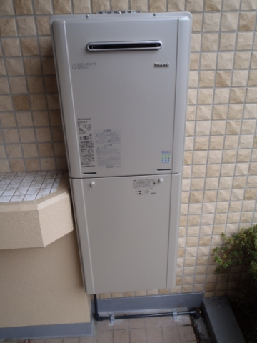 給湯器交換工事　東京都世田谷区　RUF-E2405AW-13A