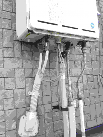 給湯器交換工事　大阪府泉佐野市　RUF-E2405SAW-13A-set - Before