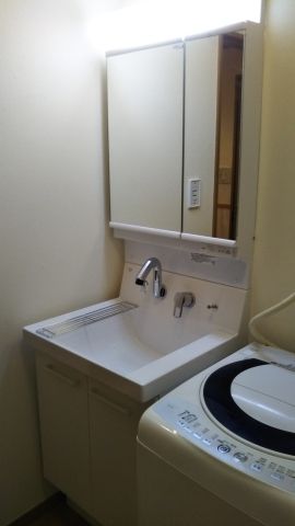 洗面化粧台交換・クロス貼替工事　東京都練馬区　AR3N-605SY-U/VP1H+ MAR2-602TXSU