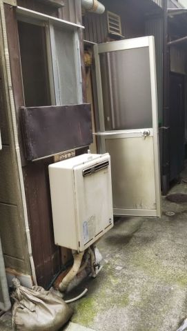 ガス給湯器交換工事　東京都台東区　RUF-A1615SAW-B-set-13A - Before
