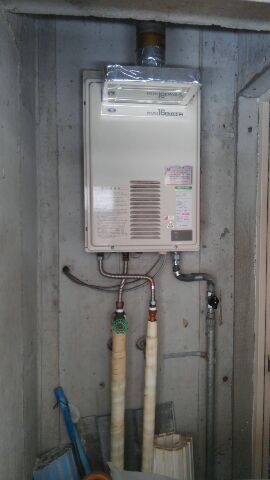 ガス給湯器交換工事　和歌山県和歌山市　RUX-A1616T-L-E-set-13A - Before