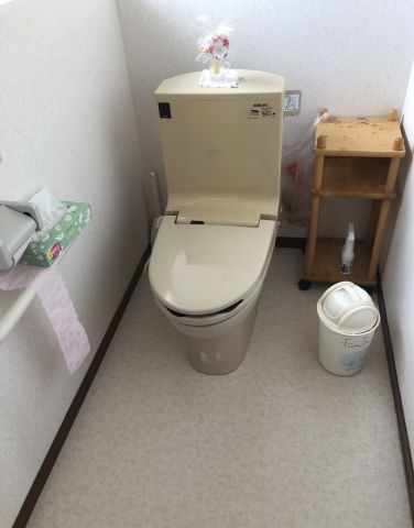 トイレ交換工事　大分県中津市　CW-EA23QC-BW1 - Before