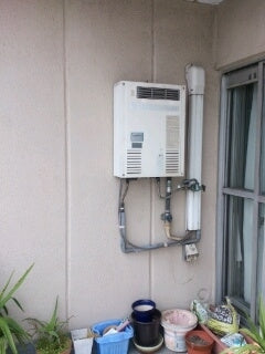 給湯器交換工事　大阪府大阪市東淀川区　GQ-2437WS - Before