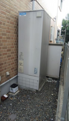 エコキュート トイレ交換工事　大阪府泉佐野市　EQ46VFV-set - Before