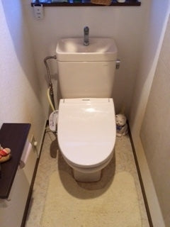 トイレ交換・CF張り替え・巾木交換工事　広島県大竹市　XCH1101WS-sale - Before