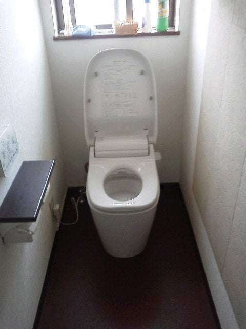 トイレ交換・CF張り替え・巾木交換工事　広島県大竹市　XCH1101WS-sale
