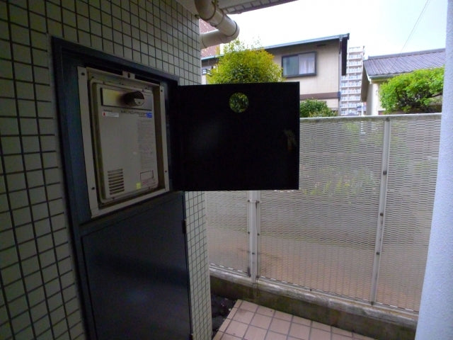 給湯器交換工事(筒井）　埼玉県さいたま市浦和区　RUX-A1610T-E-set - Before