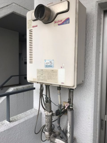 ガス給湯器交換工事　大阪府枚方市　RUF-A1615SAT-B-set-13A - Before