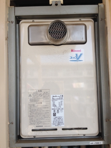 給湯器交換工事　埼玉県春日部市　RUJ-V1611T-A - Before