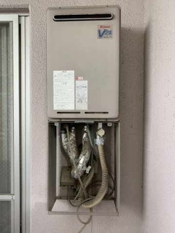 ガス給湯器交換工事　埼玉県さいたま市南区　RUJ-A2400W-set-13A - Before