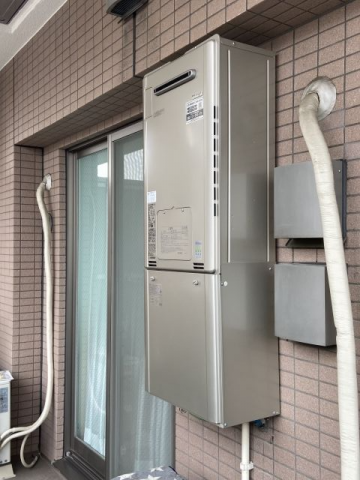 ガス給湯器交換工事　東京都板橋区　RUFH-E2405SAW2-3-A-13A