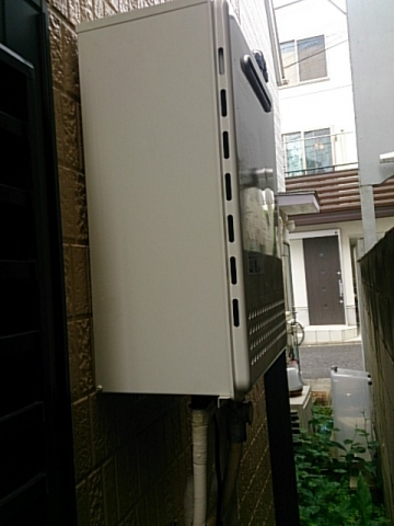 給湯器交換工事(筒井）　東京都世田谷区　01