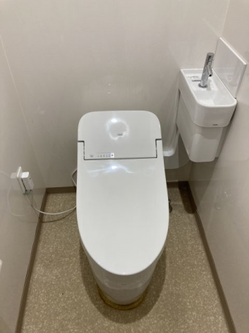 トイレ交換工事　大阪府岸和田市　UWD4SA2LZ