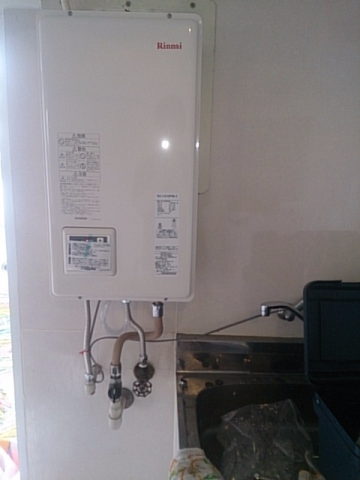 給湯器交換工事　東京都港区　RUX-V1615SFFBA-E-13A