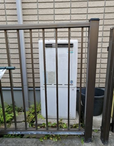 ガス給湯器交換工事　埼玉県草加市　RUF-E2406SAW-set-13A - Before