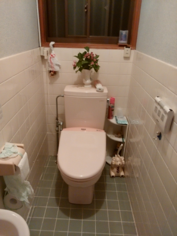 トイレ交換工事　兵庫県加古川市　CS330B-SH330BA-R - Before