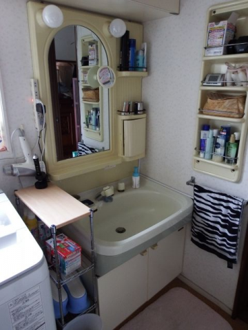 洗面化粧台交換工事　愛媛県松山市　AR3N-755SY-U-LP2H - Before