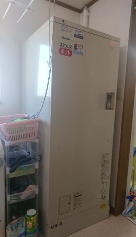 電気温水器交換工事　北海道岩見沢市　UWH-37X1SA2U-setC - Before