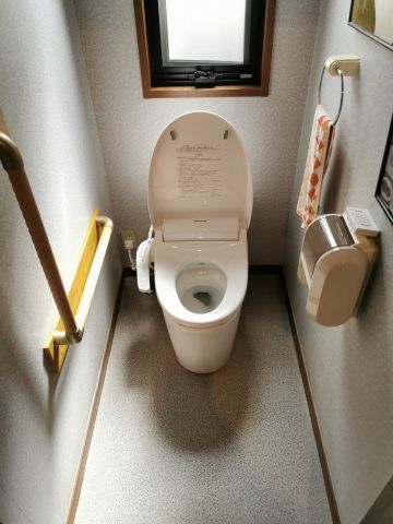トイレ交換工事　山梨県上野原市　XCH301WS