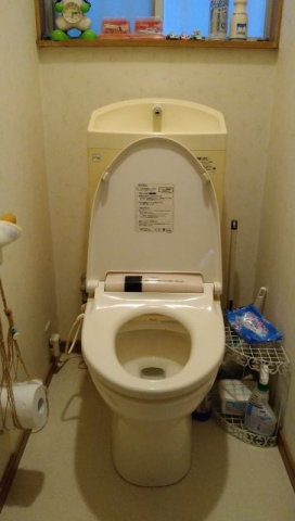 トイレ交換工事　大阪府豊中市　BC-ZA10AH-DT-ZA180AH-BW1 - Before