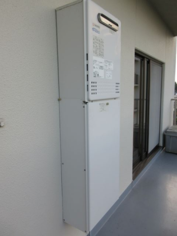 ガス給湯器交換工事　東京都稲城市　RUF-E2406SAW-set-13A - Before