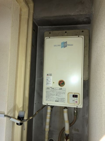 ガス給湯器交換工事　東京都豊島区　RUX-V1615SFFBA-E-13A - Before