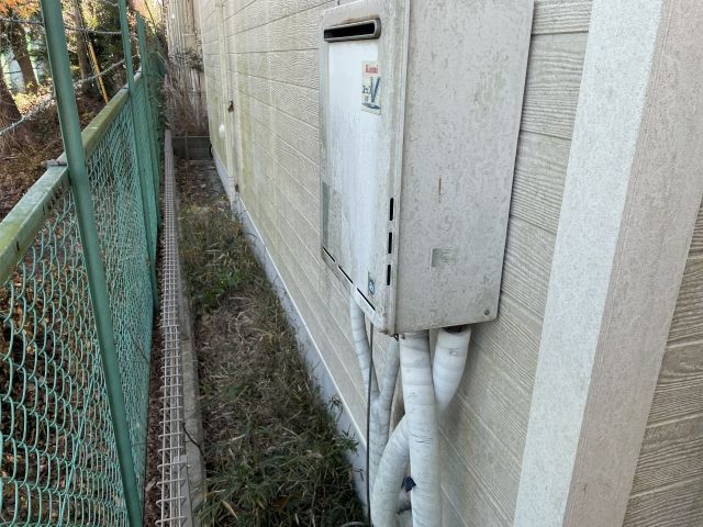 ガス給湯器 トイレ 交換工事　千葉県白井市　YBC-S40H-DV-S826H-N-BW1 - Before