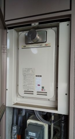 ガス給湯器交換工事　奈良県大和郡山市　RUJ-A1610T-set-13A - Before