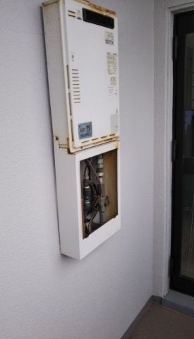 給湯器交換工事　大阪府岸和田市　GQ-1639WE-1-BL-set-13A - Before