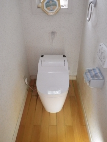 トイレ交換工事　愛知県小牧市　T205UNR