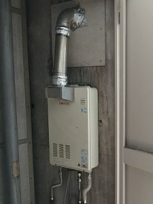 ガス給湯器交換工事　東京都狛江市 - Before
