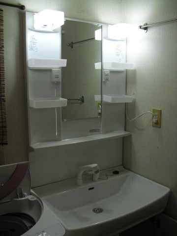 洗面化粧台交換工事　群馬県高崎市　LSAB-70A-LSAM-7VS-S-W