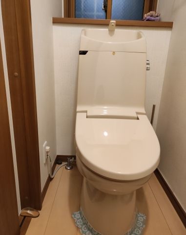 トイレ交換工事　神奈川県横浜市鶴見区　TCF4714AK-NW1 - Before