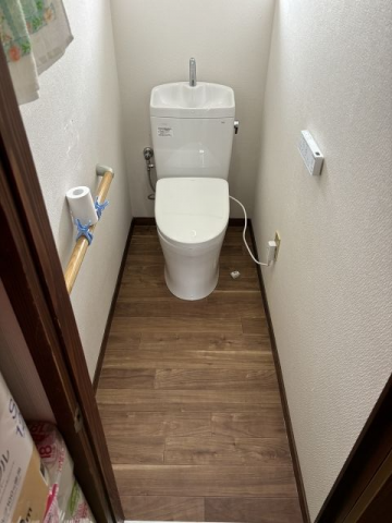 トイレ交換工事　富山県中新川郡上市町　TCF4714AK-NW1