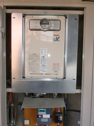 給湯器交換工事　大阪府枚方市　RUJ-V1611T-A-set-13A