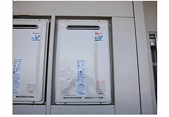 ガス給湯器交換工事　神奈川県海老名市　RUJ-V1611W(A)-set