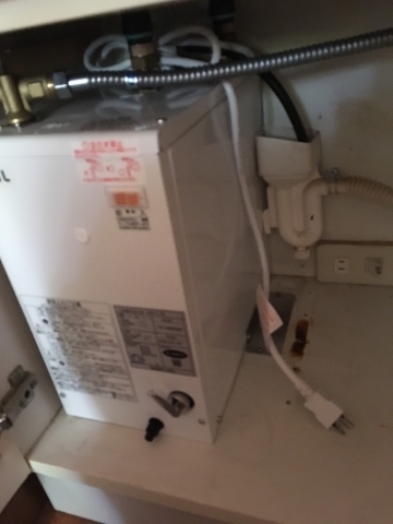 小型電気温水器取替工事　神奈川県藤沢市　EHPS-F12N1